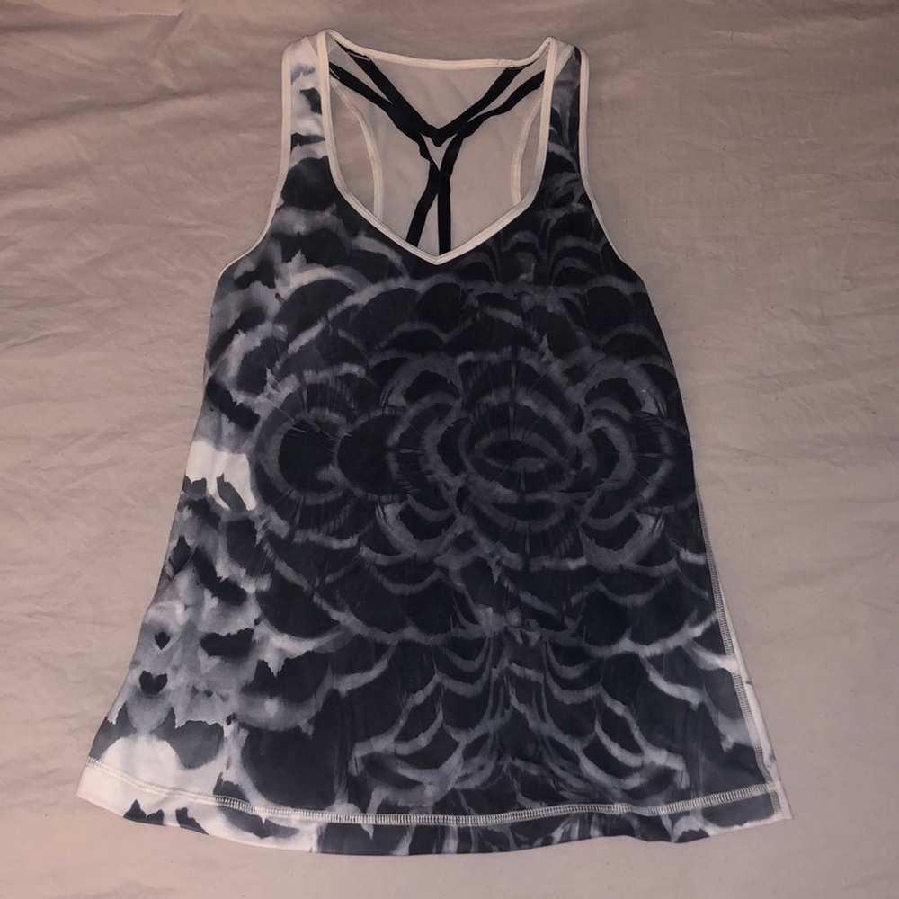 Lululemon tank top with built in bra